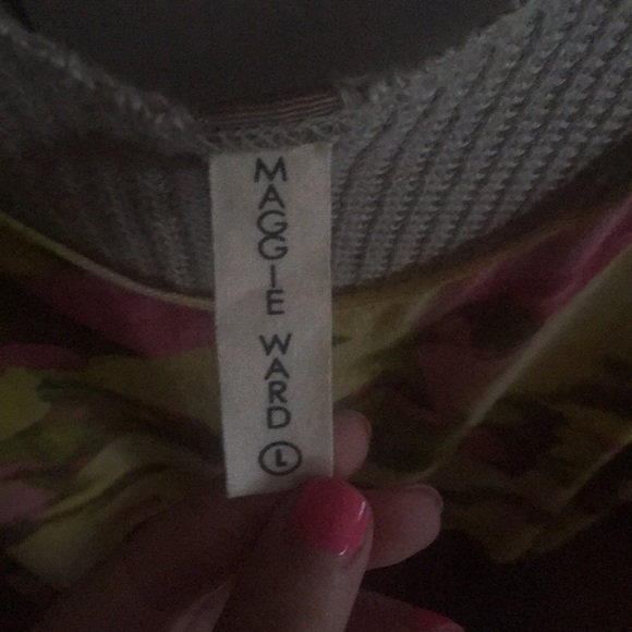 Maggie Ward Tank (L) - Picture 3 of 3